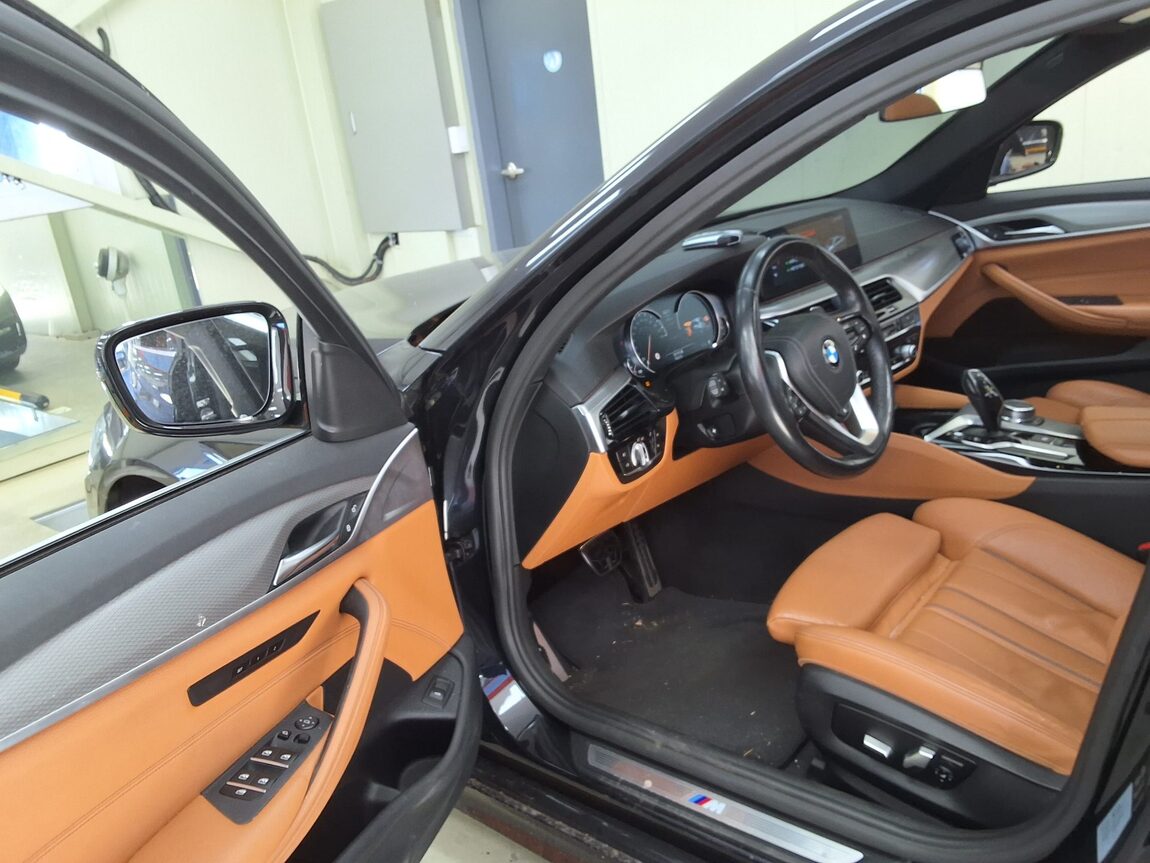BMW 5 SERIES (7TH GEN) 530i M SPORT PACK 2018 - zdjęcie 11