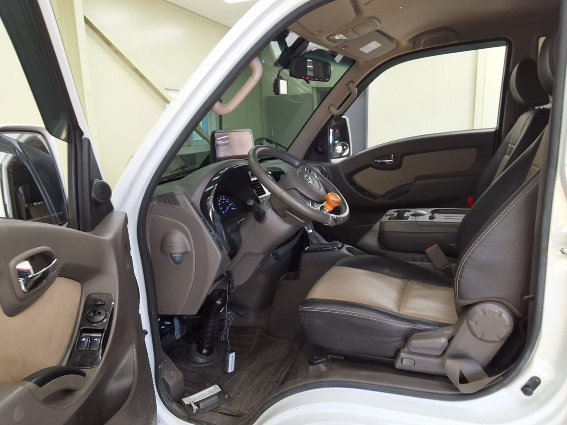 HYUNDAI PORTER II ELECTRIC CARGO PREMIUM SPECIAL 2022 - zdjęcie 11