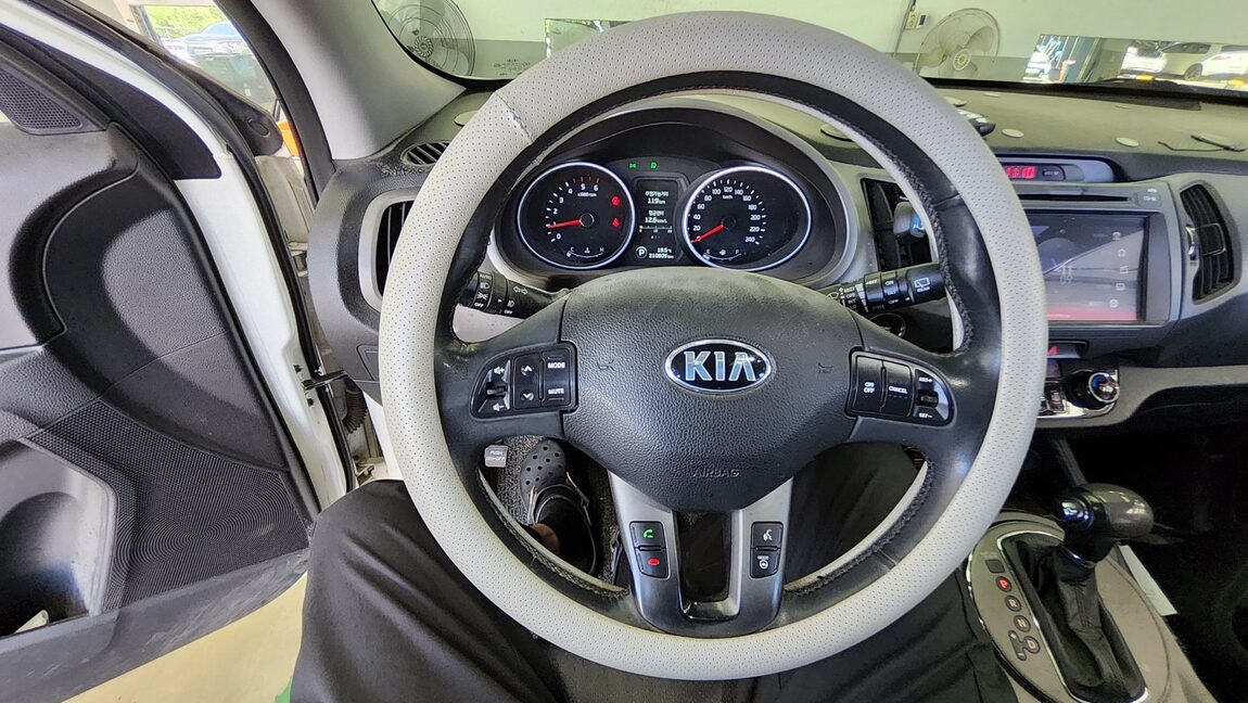 KIA THE NEW SPORTAGE R DIESEL R2.0 2WD PRESTIGE 2014 - zdjęcie 17
