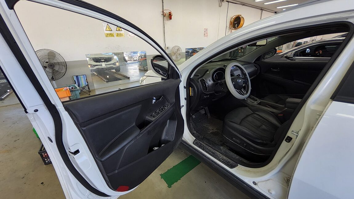 KIA THE NEW SPORTAGE R DIESEL R2.0 2WD PRESTIGE 2014 - zdjęcie 10