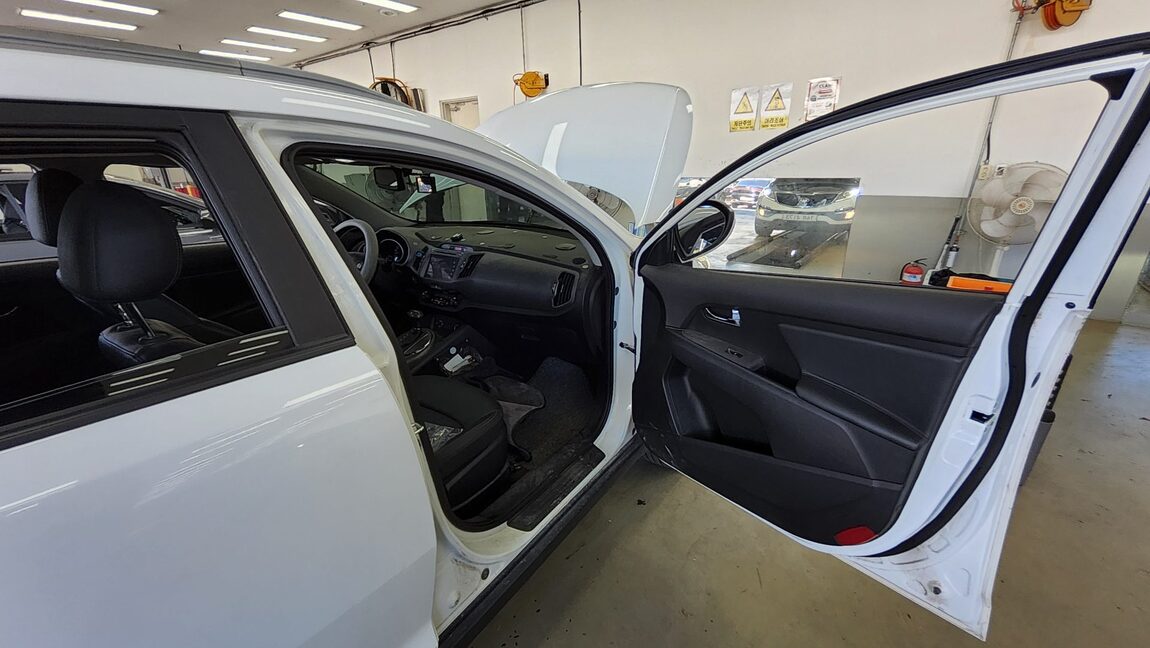 KIA THE NEW SPORTAGE R DIESEL R2.0 2WD PRESTIGE 2014 - zdjęcie 14