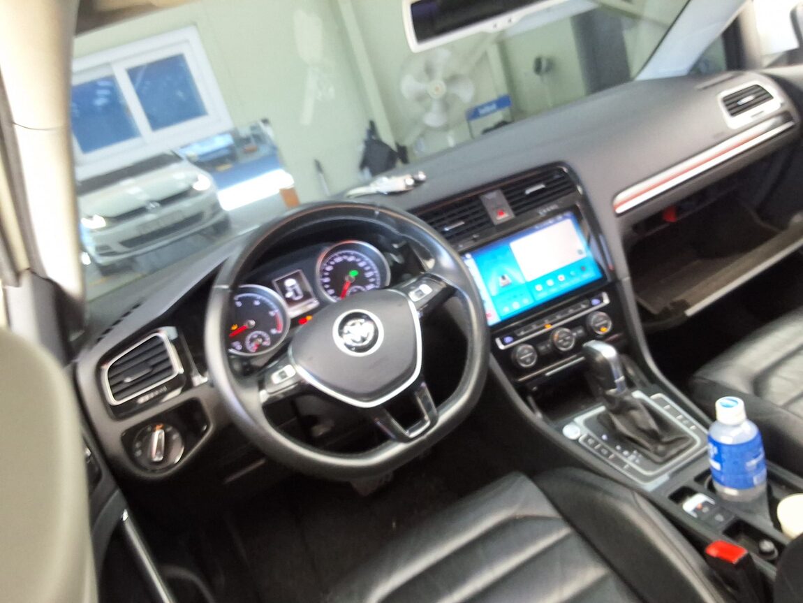 VOLKSWAGEN GOLF (7TH GEN) 2.0 TDI PREMIUM 2015 - zdjęcie 12