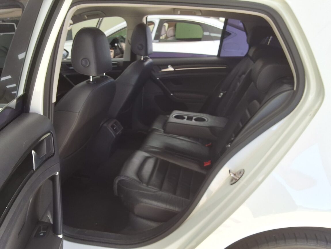 VOLKSWAGEN GOLF (7TH GEN) 2.0 TDI PREMIUM 2015 - zdjęcie 13
