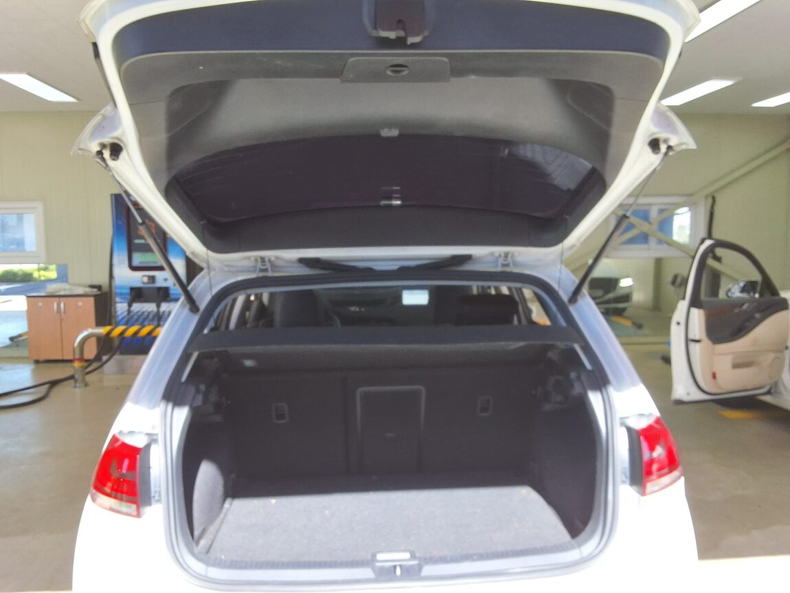 VOLKSWAGEN GOLF (7TH GEN) 2.0 TDI PREMIUM 2015 - zdjęcie 16