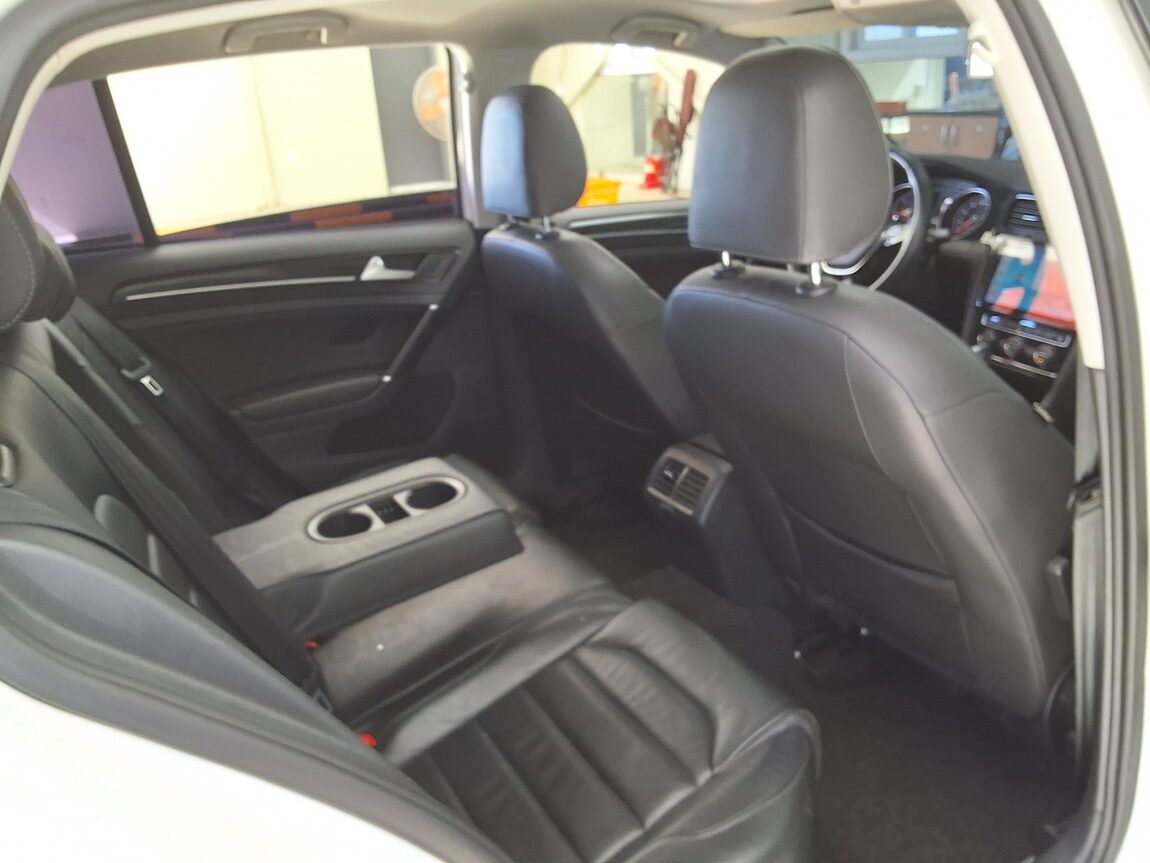 VOLKSWAGEN GOLF (7TH GEN) 2.0 TDI PREMIUM 2015 - zdjęcie 14