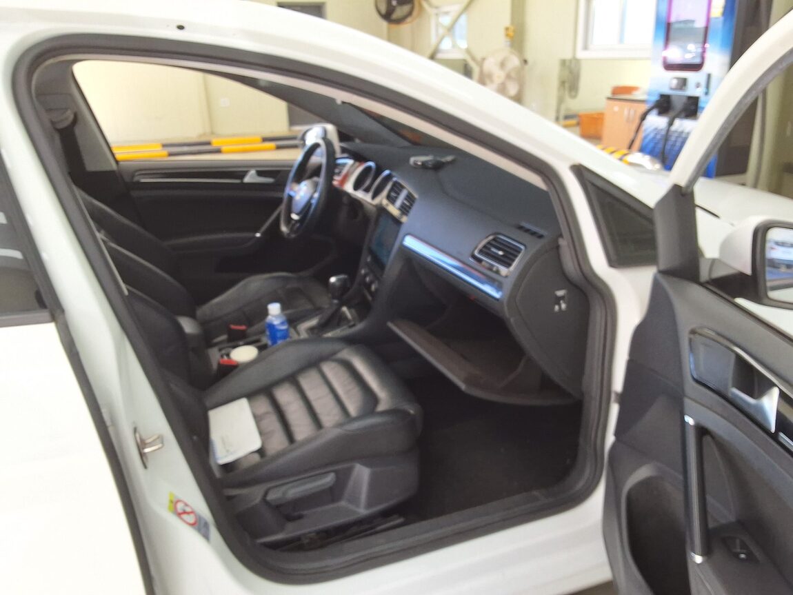 VOLKSWAGEN GOLF (7TH GEN) 2.0 TDI PREMIUM 2015 - zdjęcie 15