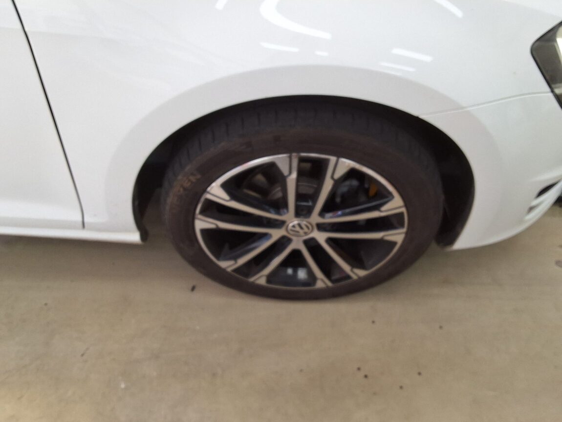 VOLKSWAGEN GOLF (7TH GEN) 2.0 TDI PREMIUM 2015 - zdjęcie 21