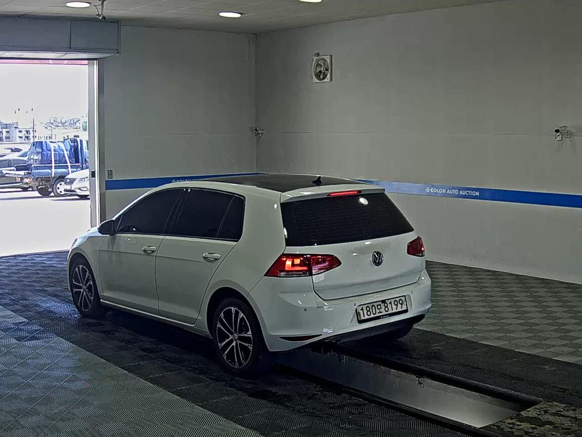 VOLKSWAGEN GOLF (7TH GEN) 2.0 TDI PREMIUM 2015 - zdjęcie 6