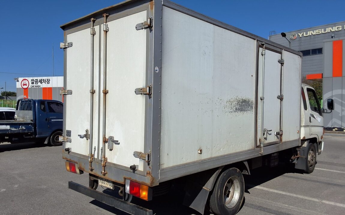 HYUNDAI e-MIGHTY 2.5 TON BUILT-IN BOX TRUCK SUPER CAB LONG WHEELBASE HIGH DECK 2011 - zdjęcie 6
