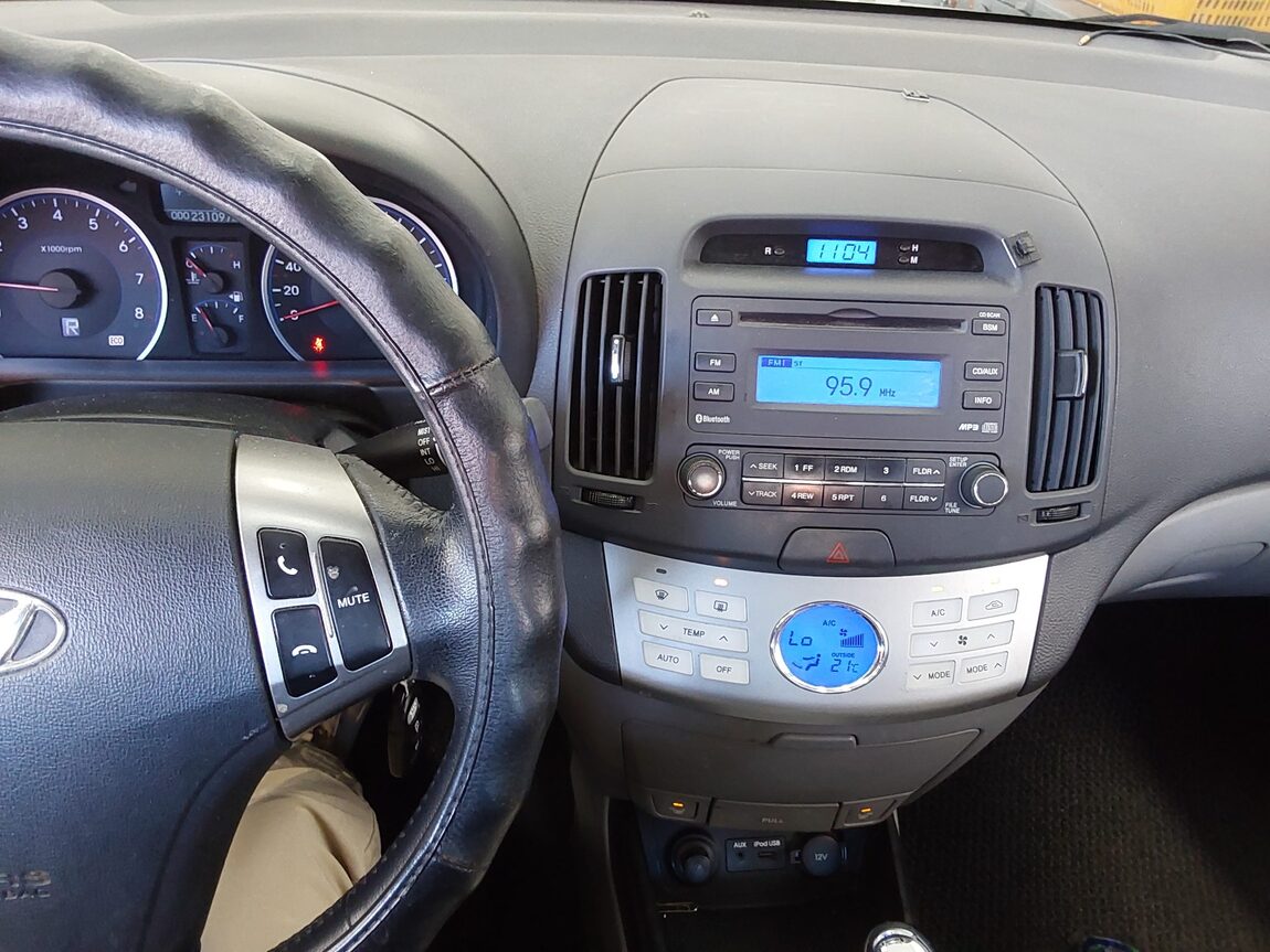 HYUNDAI AVANTE HD 1.6 VVT S16 LUXURY 2010 - zdjęcie 17