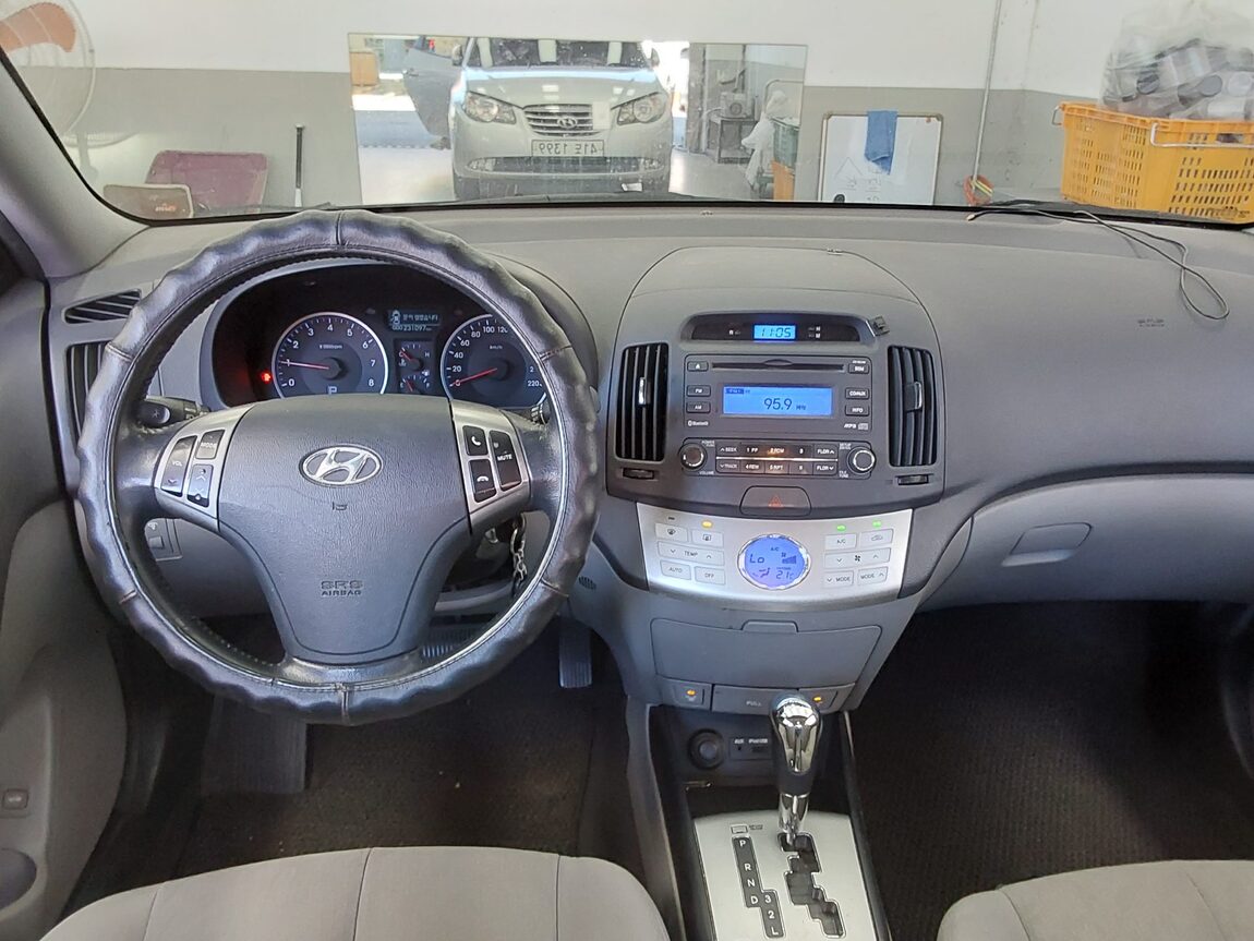 HYUNDAI AVANTE HD 1.6 VVT S16 LUXURY 2010 - zdjęcie 11