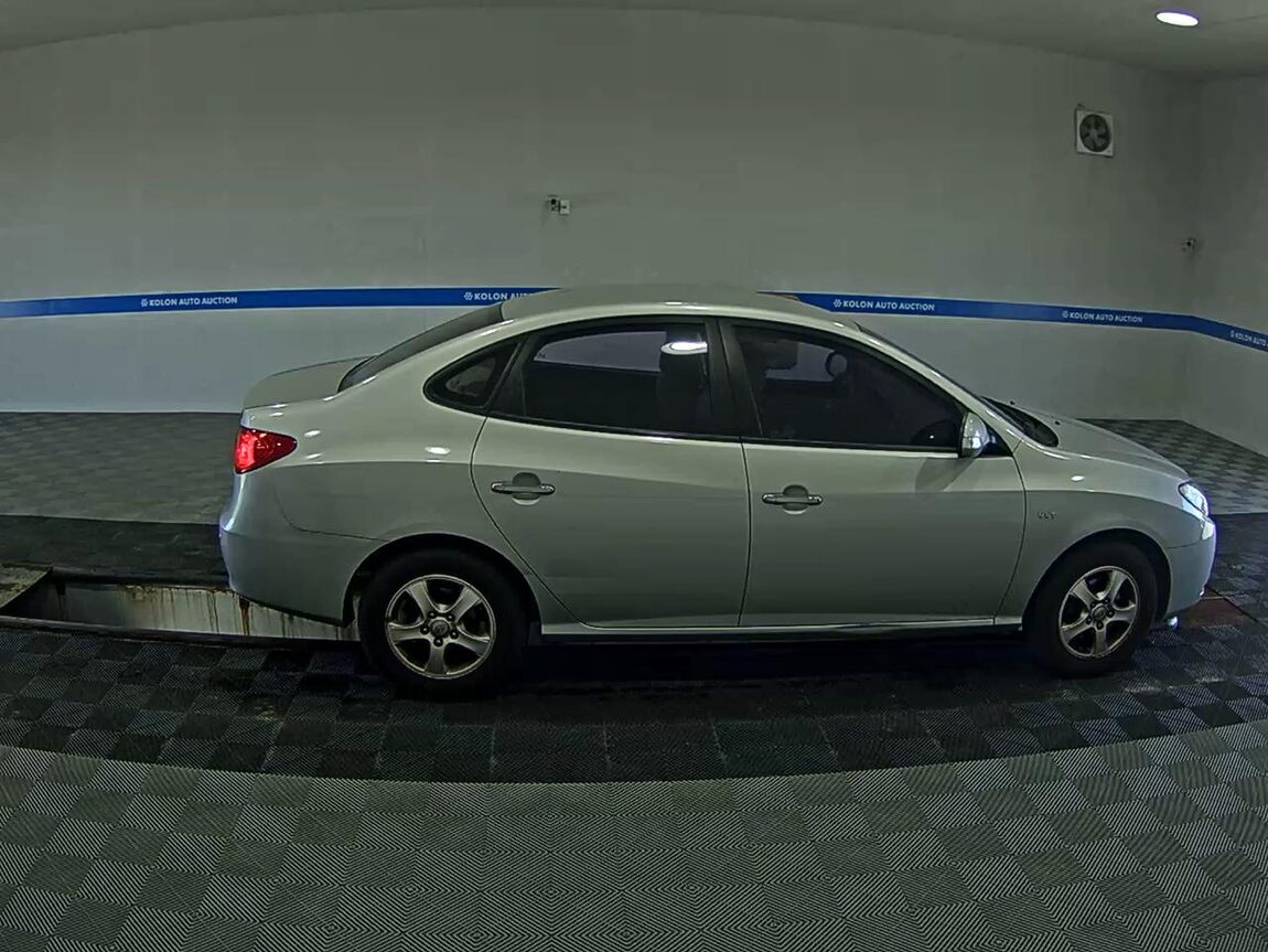 HYUNDAI AVANTE HD 1.6 VVT S16 LUXURY 2010 - zdjęcie 4