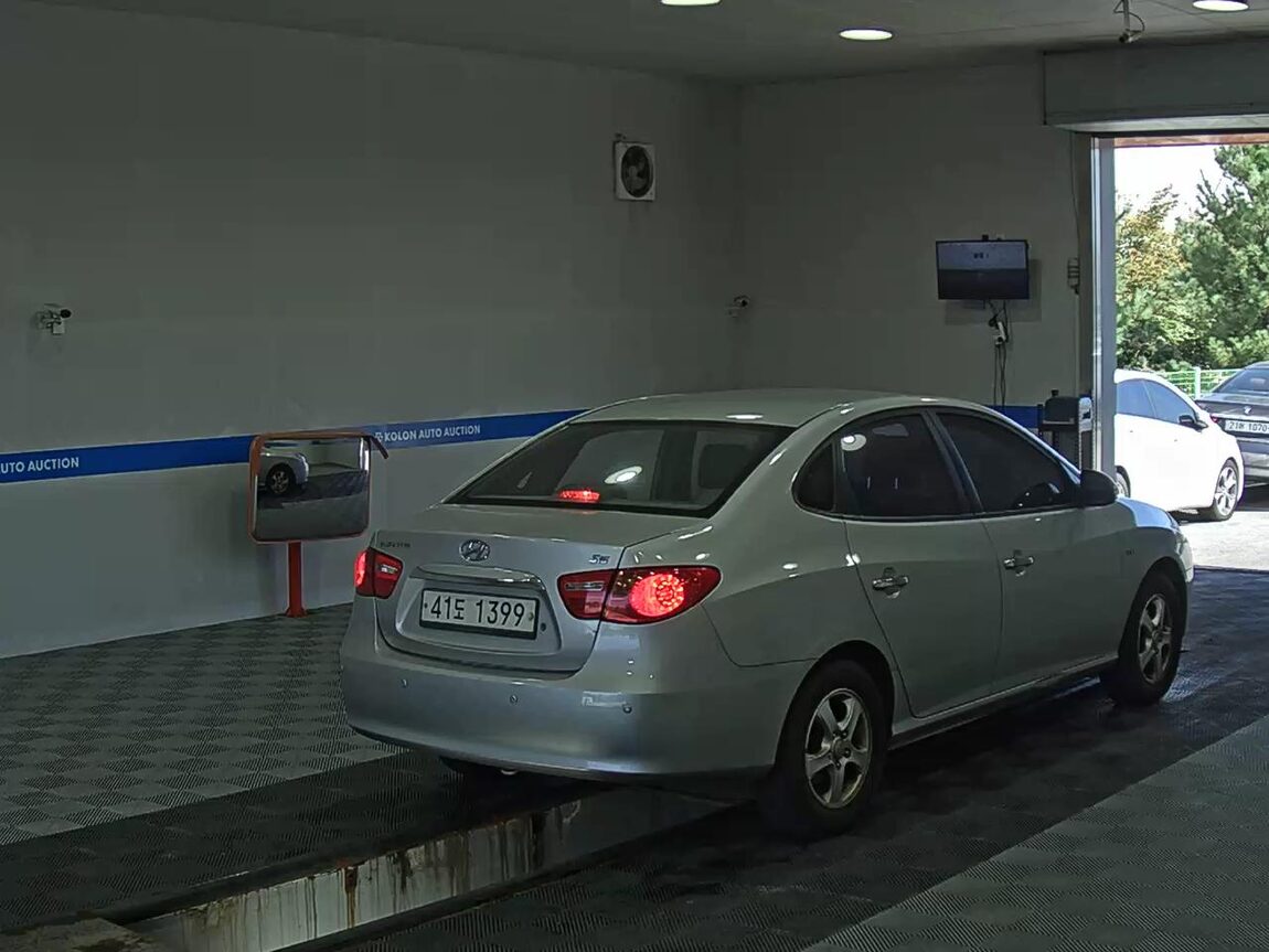 HYUNDAI AVANTE HD 1.6 VVT S16 LUXURY 2010 - zdjęcie 5