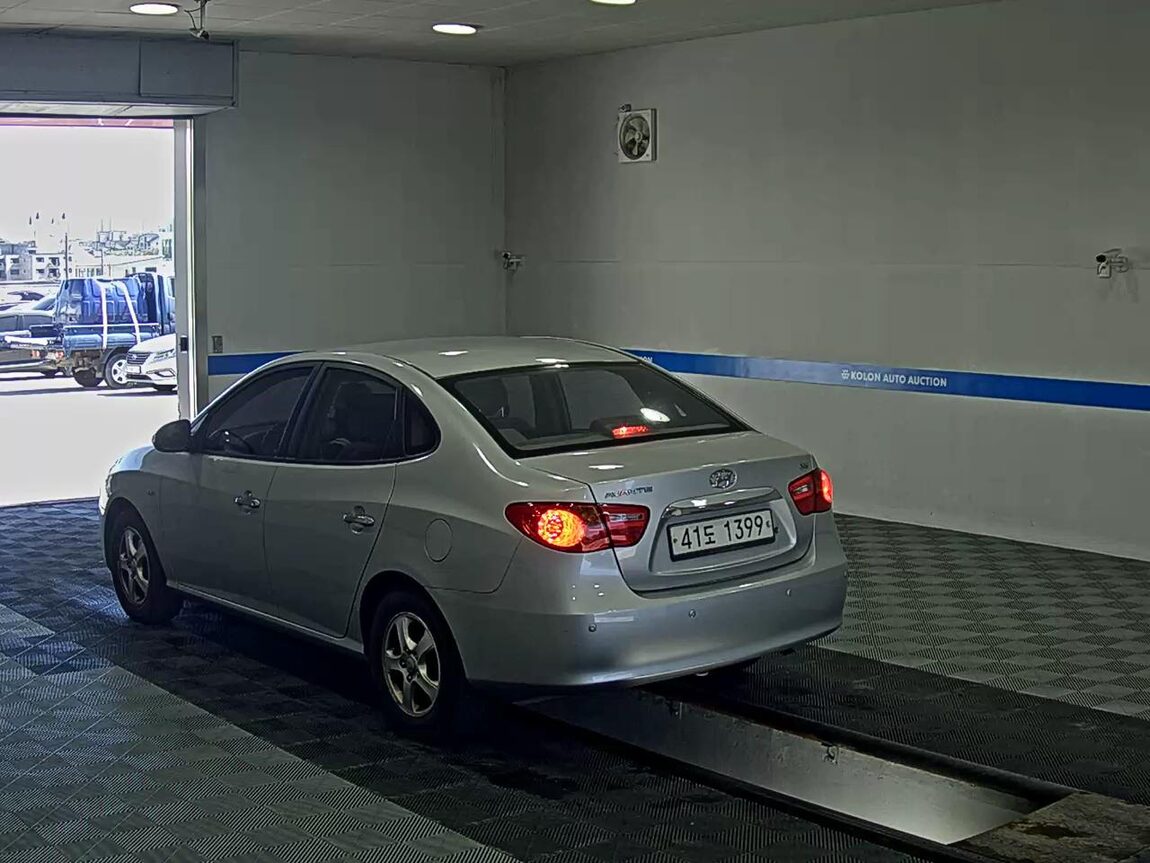 HYUNDAI AVANTE HD 1.6 VVT S16 LUXURY 2010 - zdjęcie 6