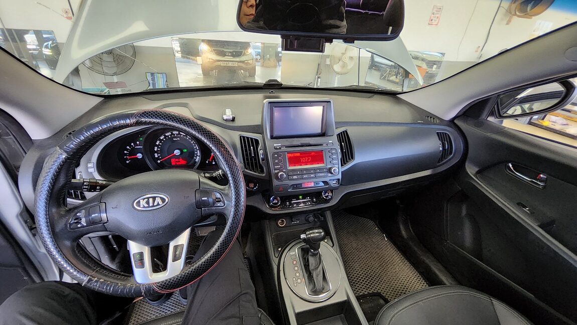 KIA SPORTAGE R DIESEL R2.0 2WD TLX LUXURY MODEL 2011 - zdjęcie 11