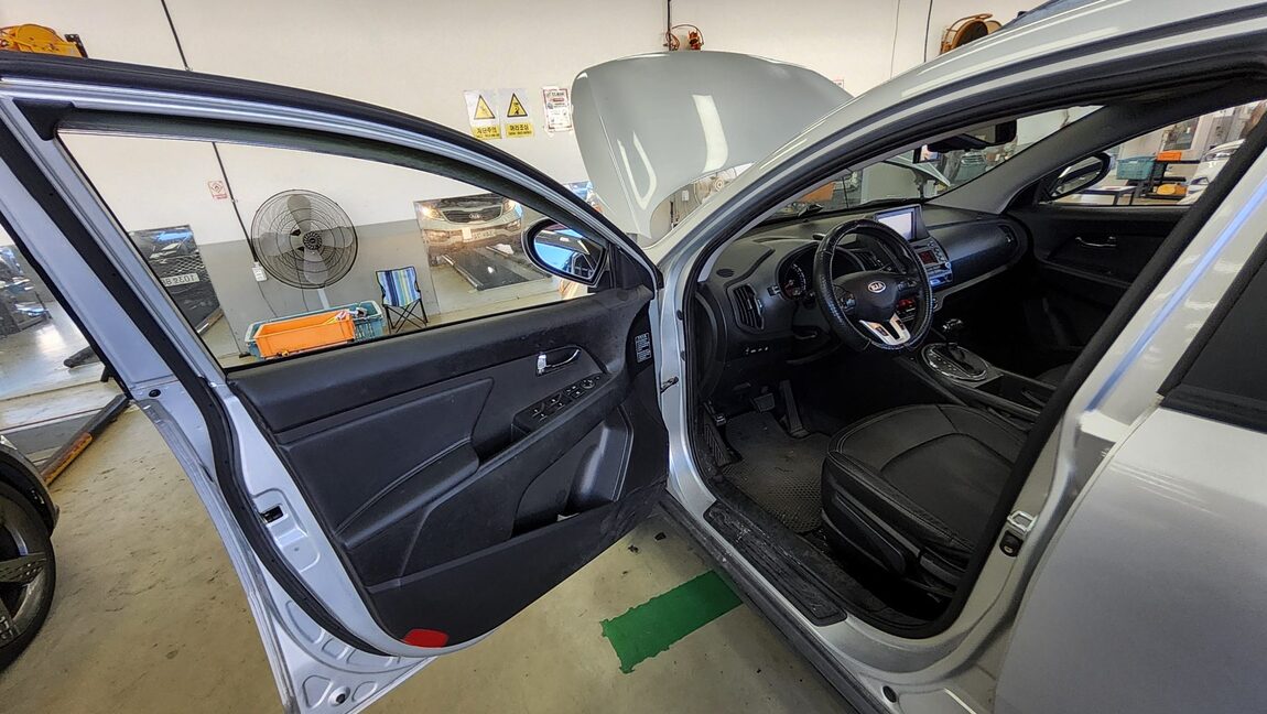 KIA SPORTAGE R DIESEL R2.0 2WD TLX LUXURY MODEL 2011 - zdjęcie 10