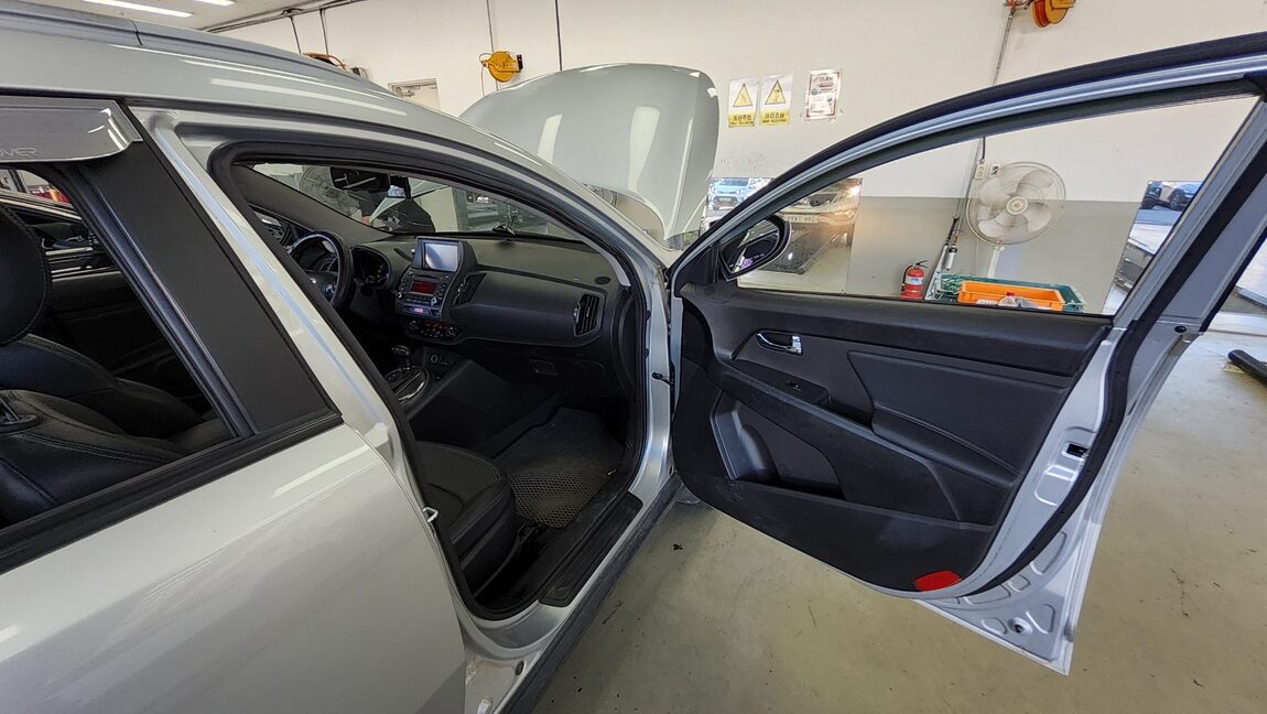 KIA SPORTAGE R DIESEL R2.0 2WD TLX LUXURY MODEL 2011 - zdjęcie 14