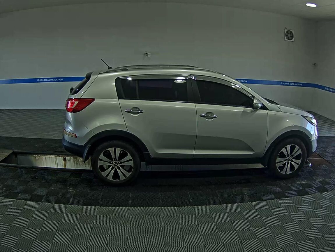 KIA SPORTAGE R DIESEL R2.0 2WD TLX LUXURY MODEL 2011 - zdjęcie 4
