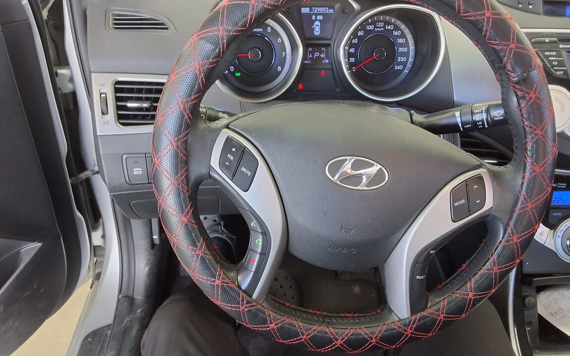 HYUNDAI AVANTE MD M16 GDi PREMIER 2011 - zdjęcie 17