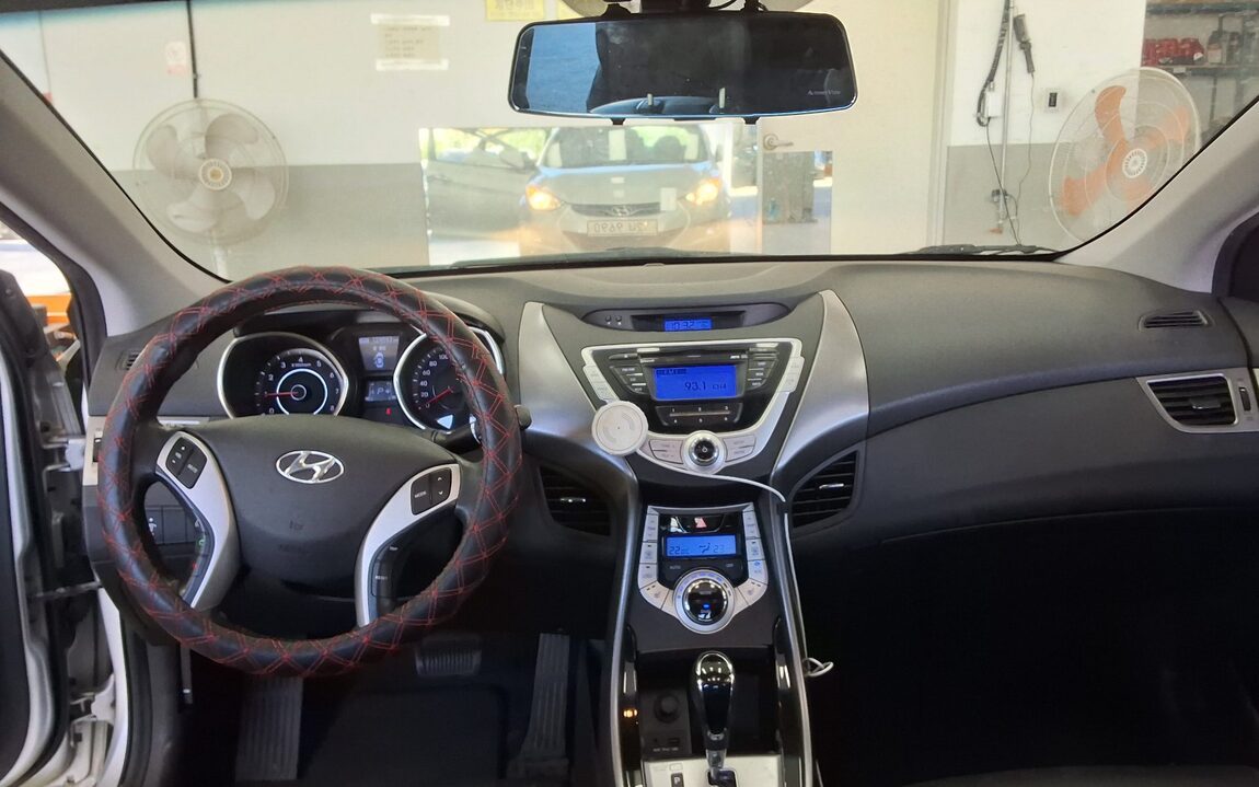HYUNDAI AVANTE MD M16 GDi PREMIER 2011 - zdjęcie 11