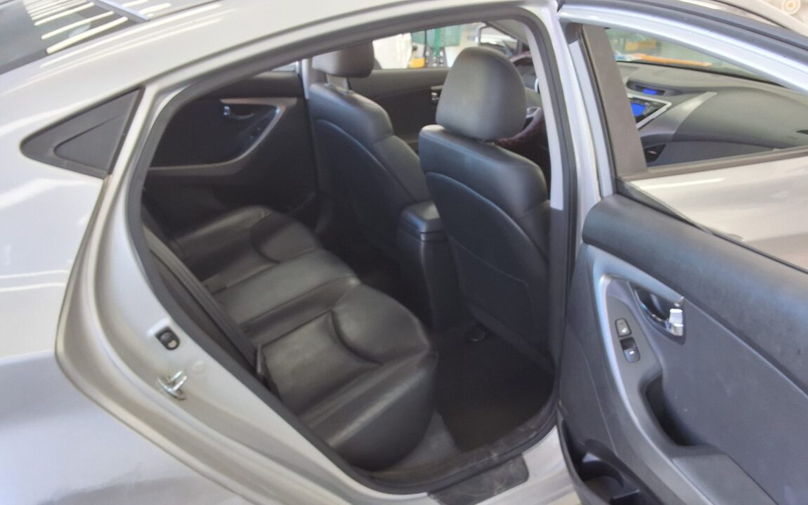 HYUNDAI AVANTE MD M16 GDi PREMIER 2011 - zdjęcie 13