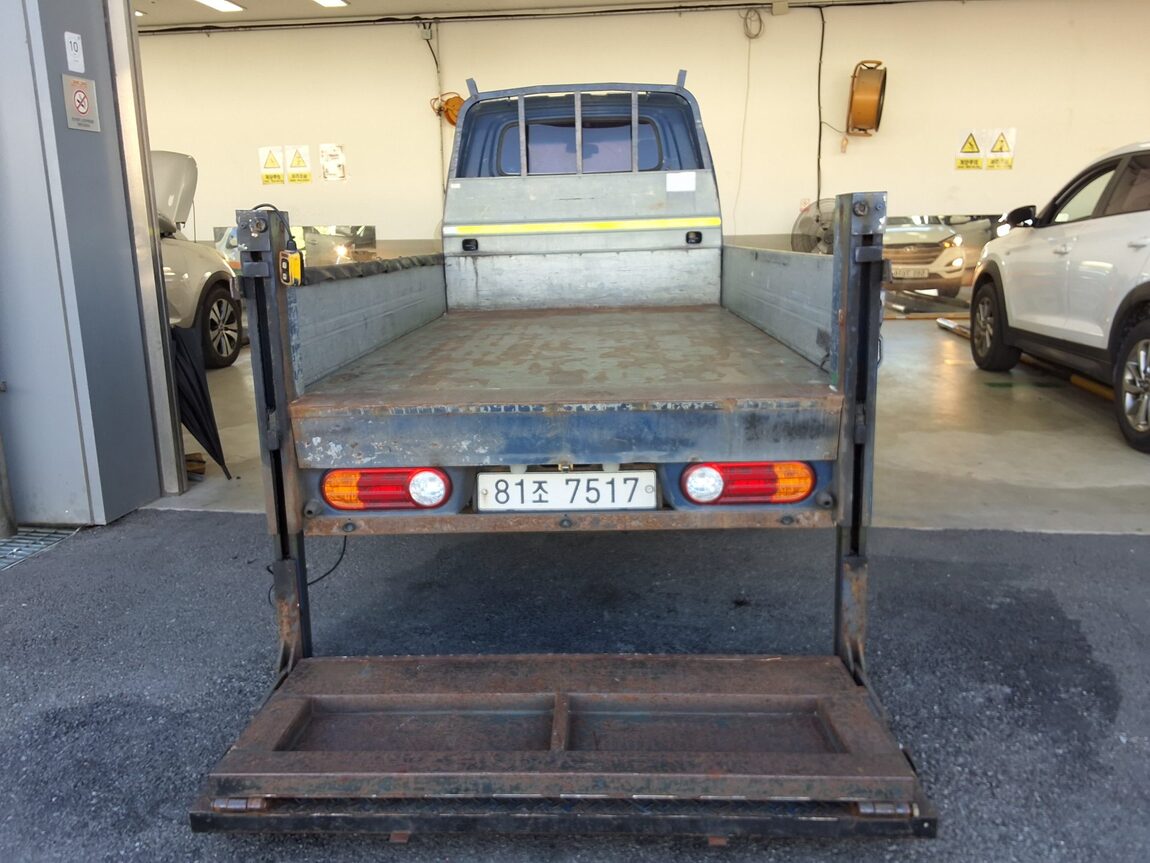 HYUNDAI PORTER II CRDi SUPER CAB EXTRA LONG WHEELBASE SMART 2017 - zdjęcie 12