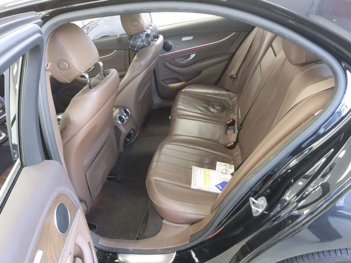 MERCEDES-BENZ E-CLASS (5TH GEN) E300 4MATIC EXCLUSIVE 2017 - zdjęcie 12