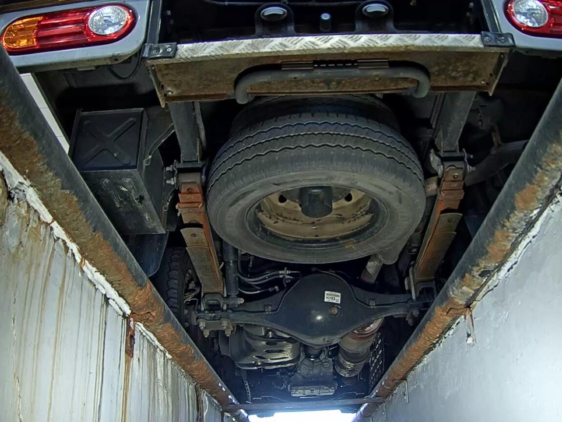 HYUNDAI PORTER II BUILT-IN BOX TRUCK SUPER CAB 2019 - zdjęcie 8