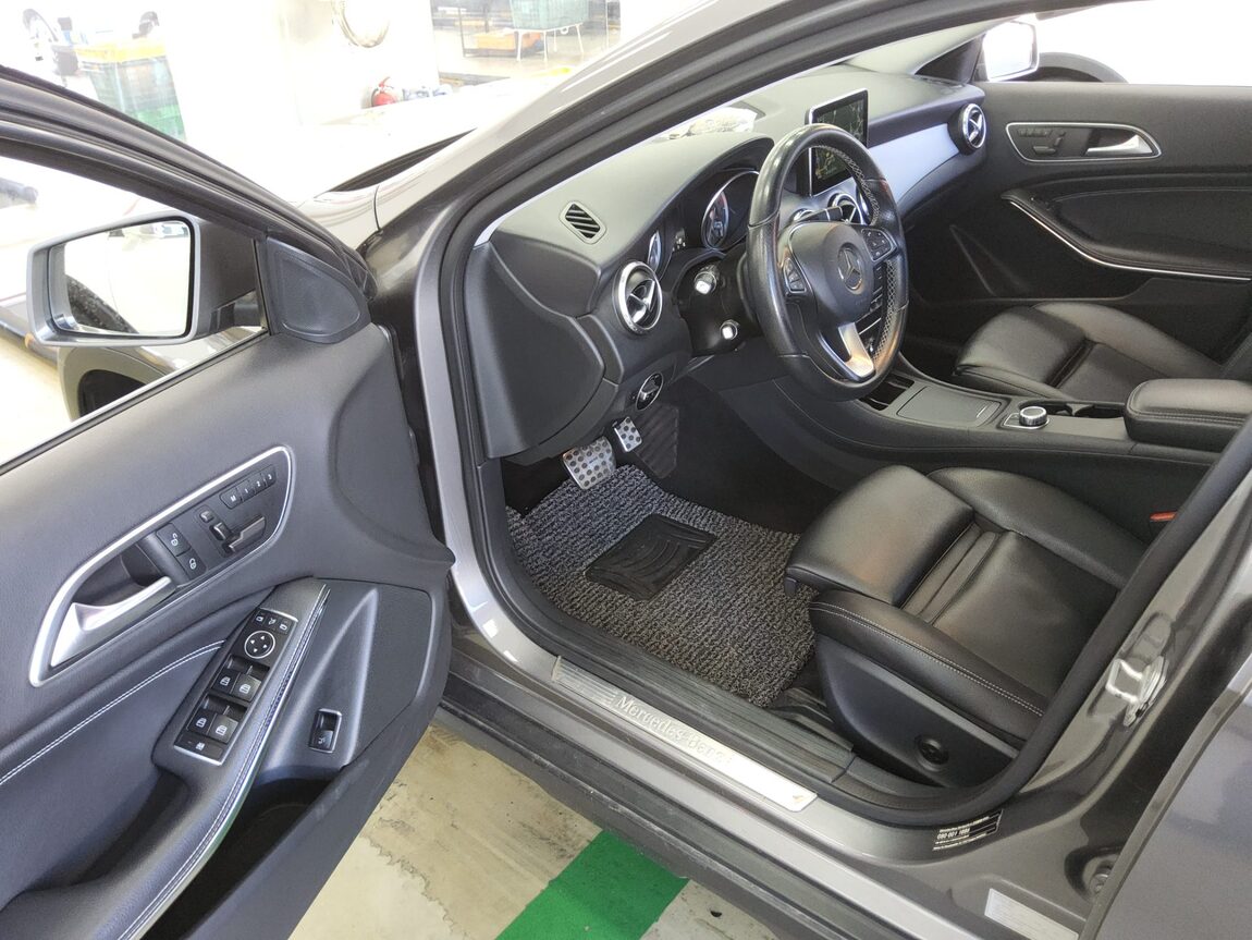 MERCEDES-BENZ GLA-CLASS GLA 200 d 2016 - zdjęcie 10