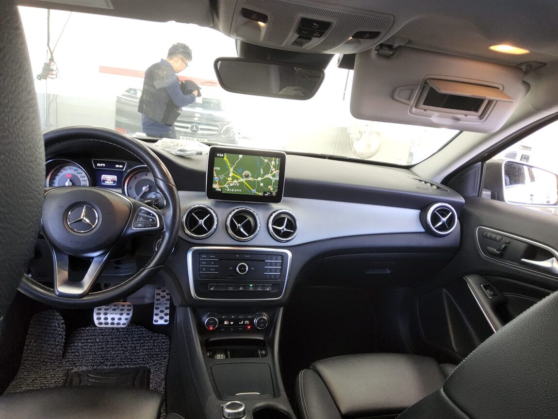 MERCEDES-BENZ GLA-CLASS GLA 200 d 2016 - zdjęcie 11