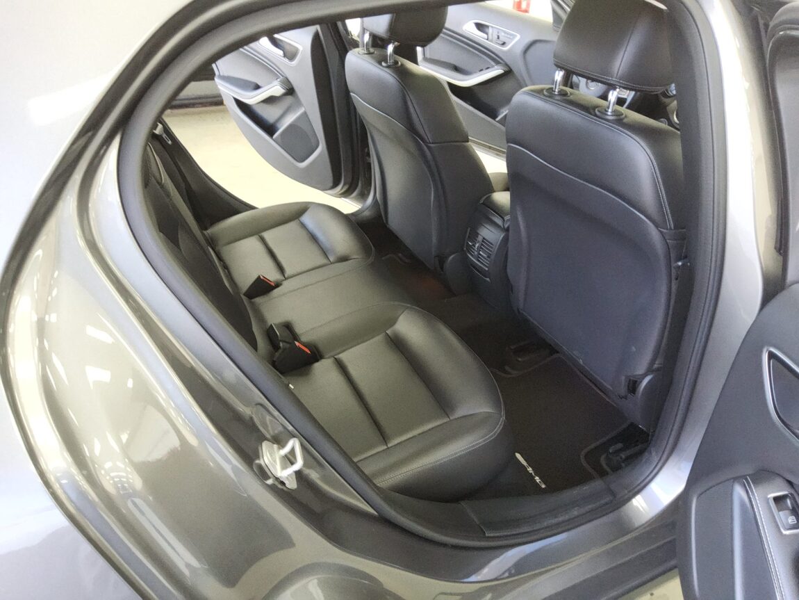 MERCEDES-BENZ GLA-CLASS GLA 200 d 2016 - zdjęcie 13