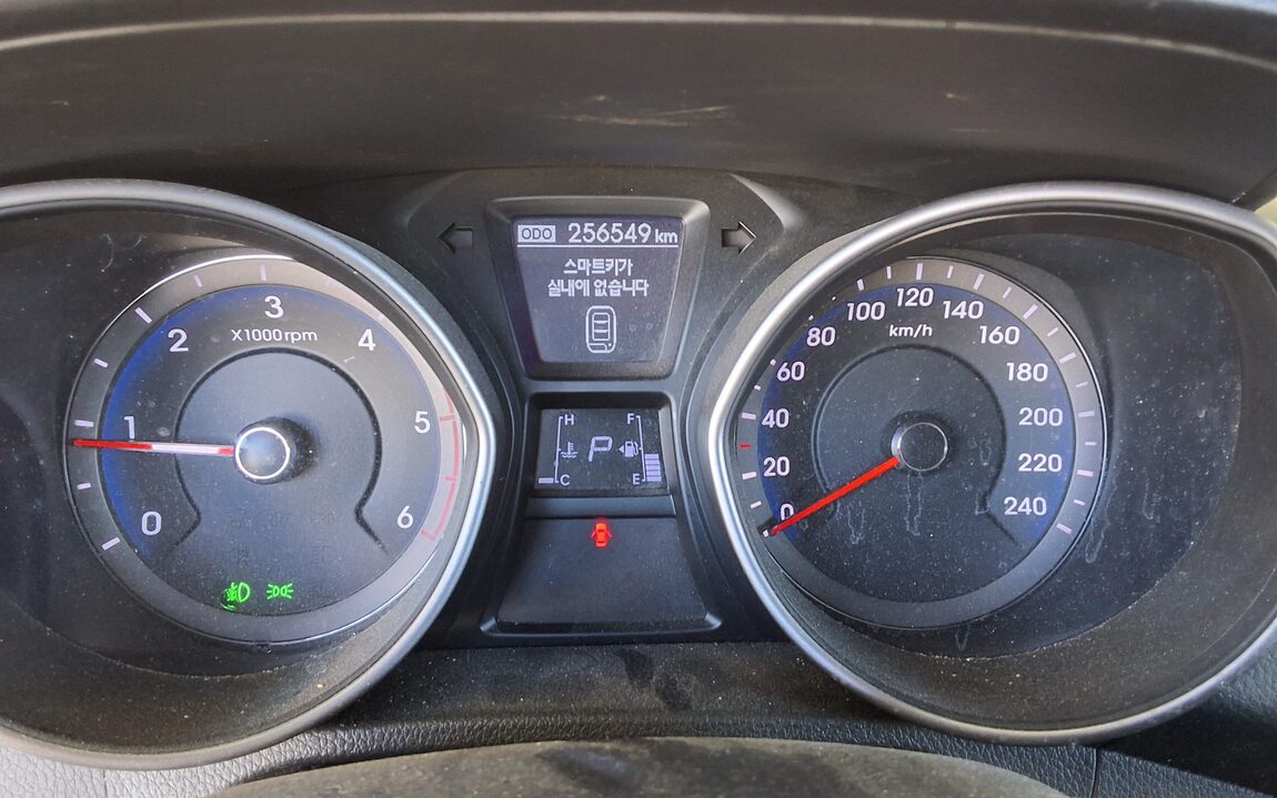 HYUNDAI NEW i30 1.6 VGT UNIQUE 2012 - zdjęcie 9