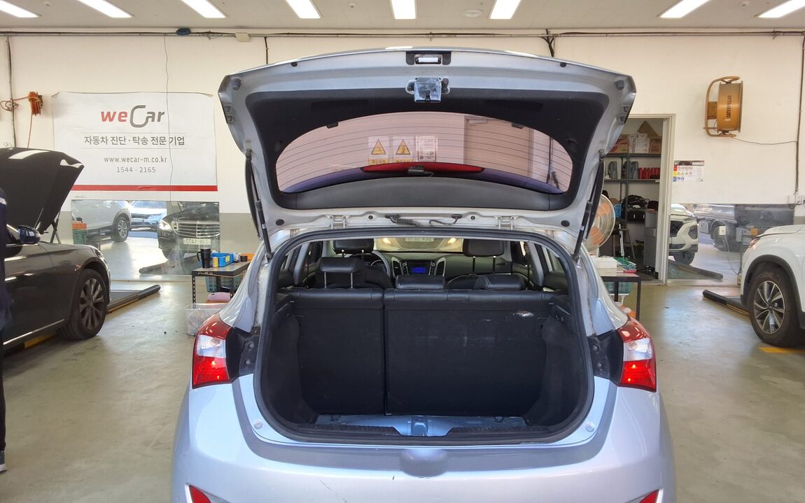 HYUNDAI NEW i30 1.6 VGT UNIQUE 2012 - zdjęcie 15