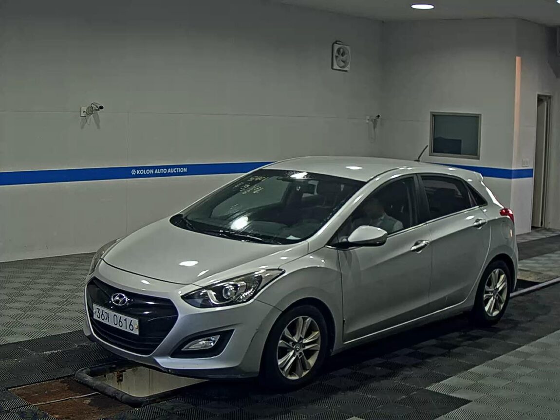 HYUNDAI NEW i30 1.6 VGT UNIQUE 2012 - zdjęcie 2