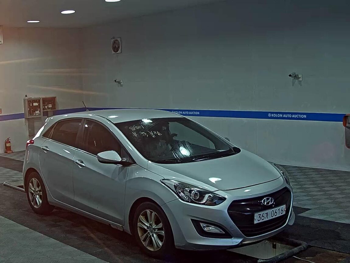 HYUNDAI NEW i30 1.6 VGT UNIQUE 2012 - zdjęcie 3