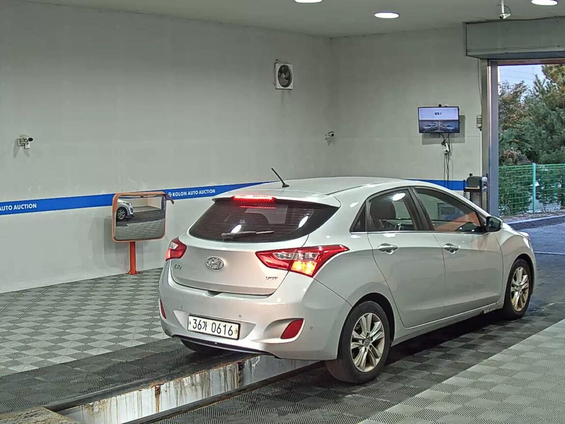 HYUNDAI NEW i30 1.6 VGT UNIQUE 2012 - zdjęcie 5