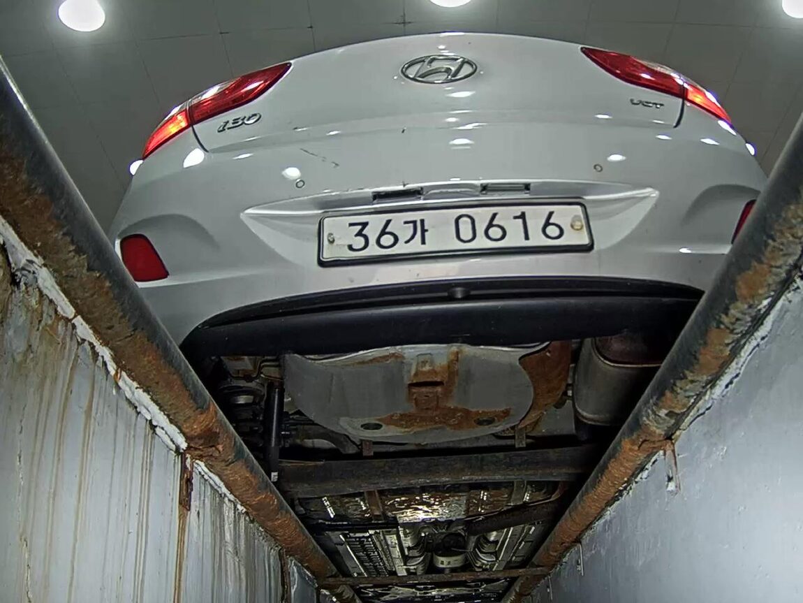 HYUNDAI NEW i30 1.6 VGT UNIQUE 2012 - zdjęcie 8