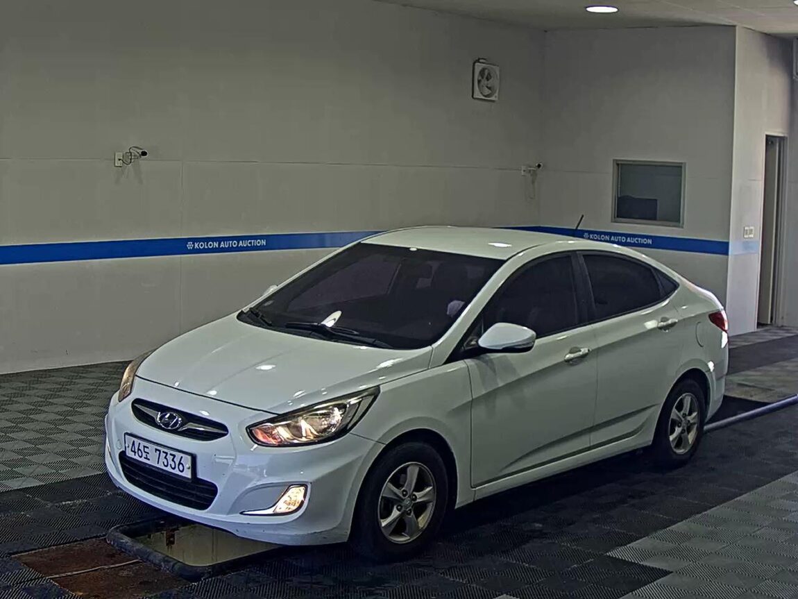 HYUNDAI NEW ACCENT 1.4 VVT PREMIER 2011 - zdjęcie 2