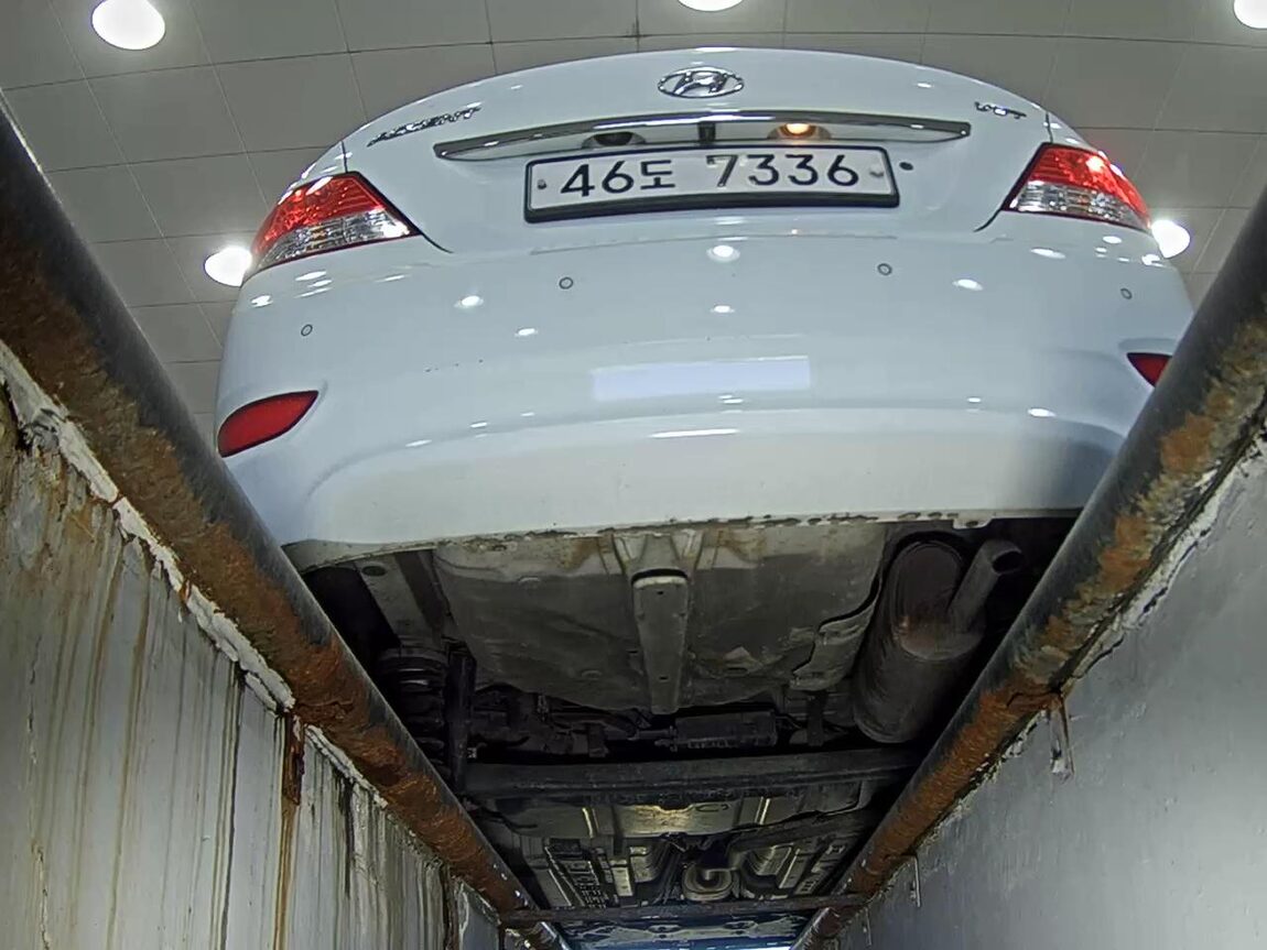 HYUNDAI NEW ACCENT 1.4 VVT PREMIER 2011 - zdjęcie 8
