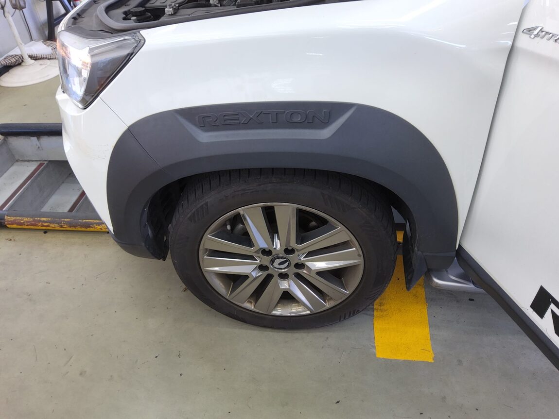 KG MOBILITY (SSANGYONG) REXTON SPORTS 2.2 4WD PRESTIGE SPECIAL 2021 - zdjęcie 19