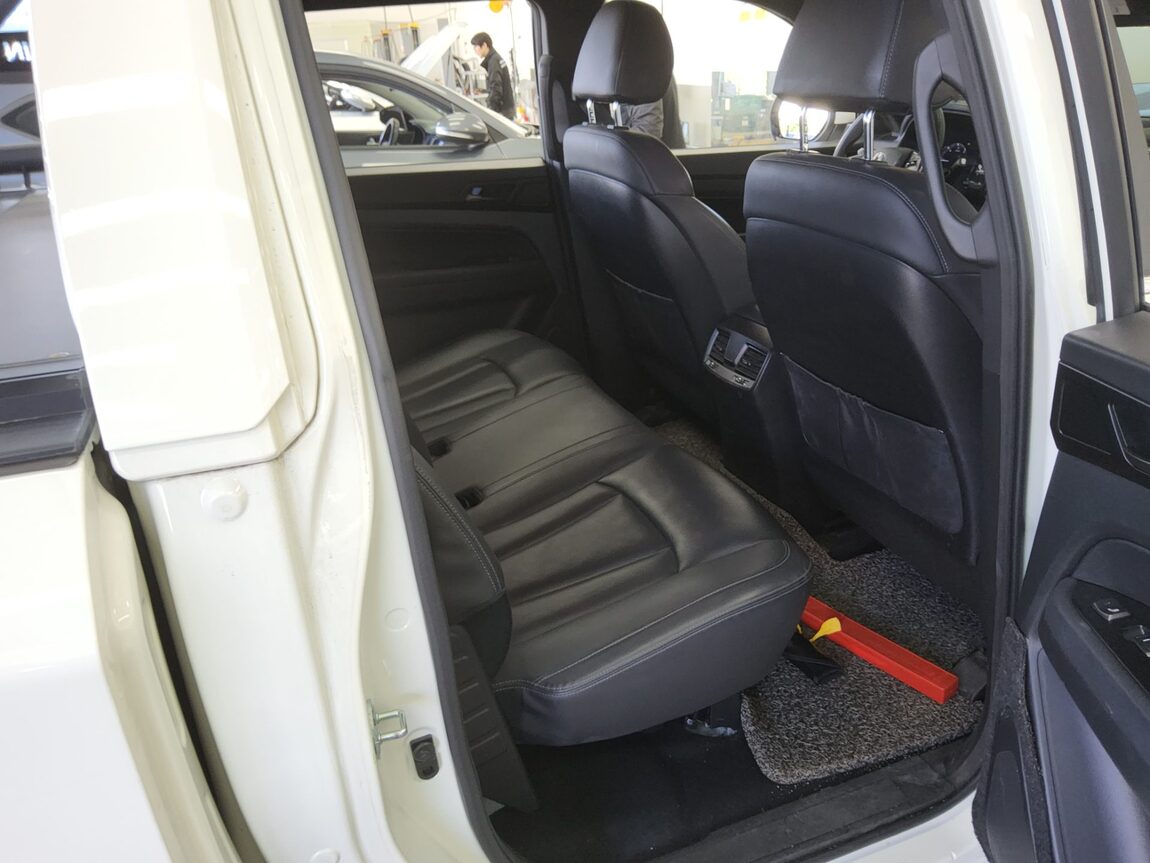 KG MOBILITY (SSANGYONG) REXTON SPORTS 2.2 4WD PRESTIGE SPECIAL 2021 - zdjęcie 13