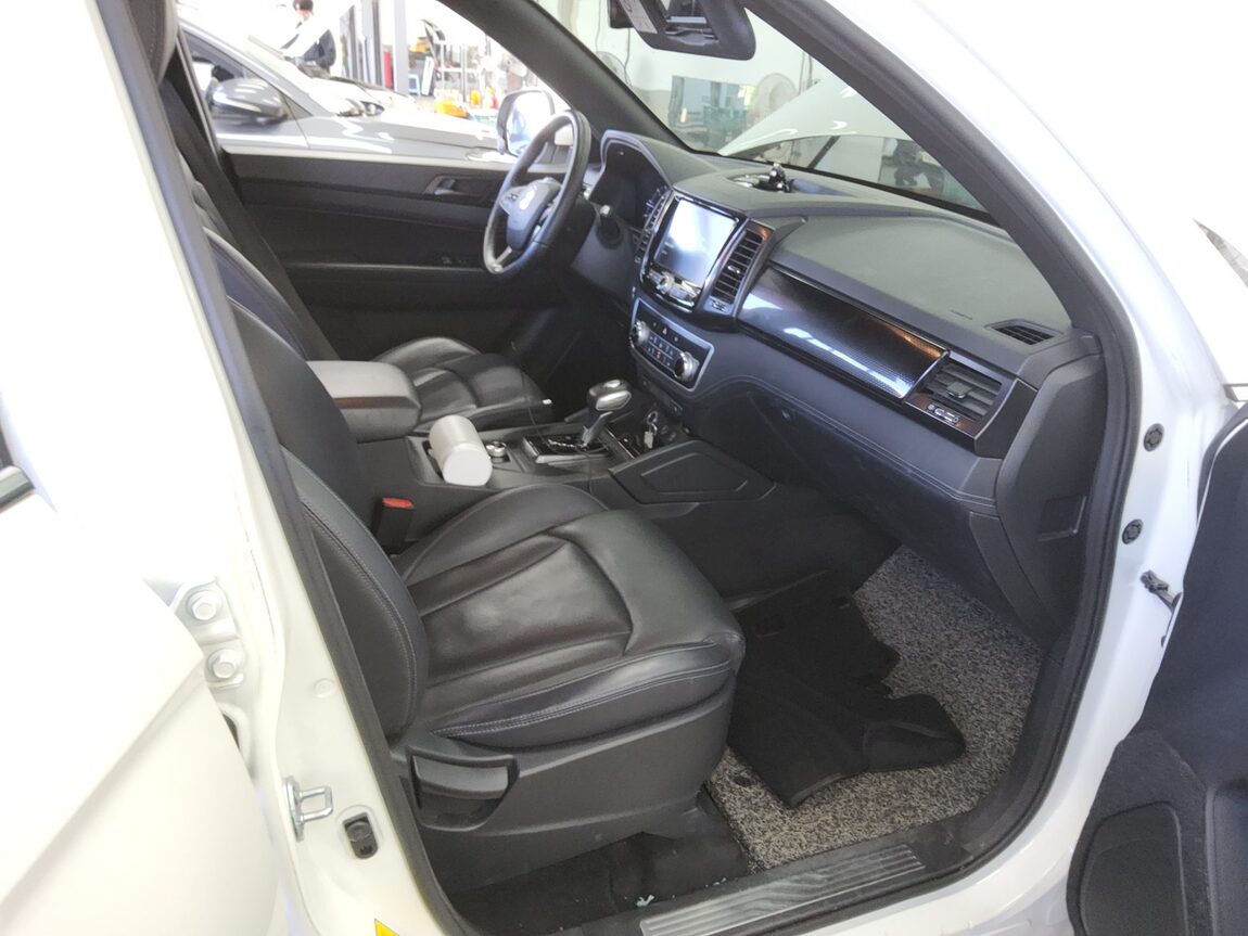 KG MOBILITY (SSANGYONG) REXTON SPORTS 2.2 4WD PRESTIGE SPECIAL 2021 - zdjęcie 14