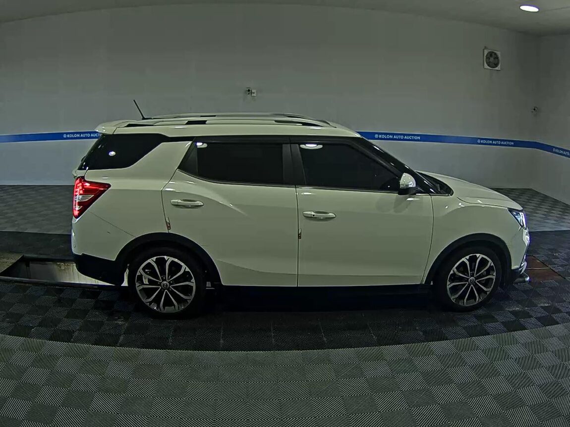 KG MOBILITY (SSANGYONG) TIVOLI AIR GASOLINE 2WD RX 2017 - zdjęcie 4
