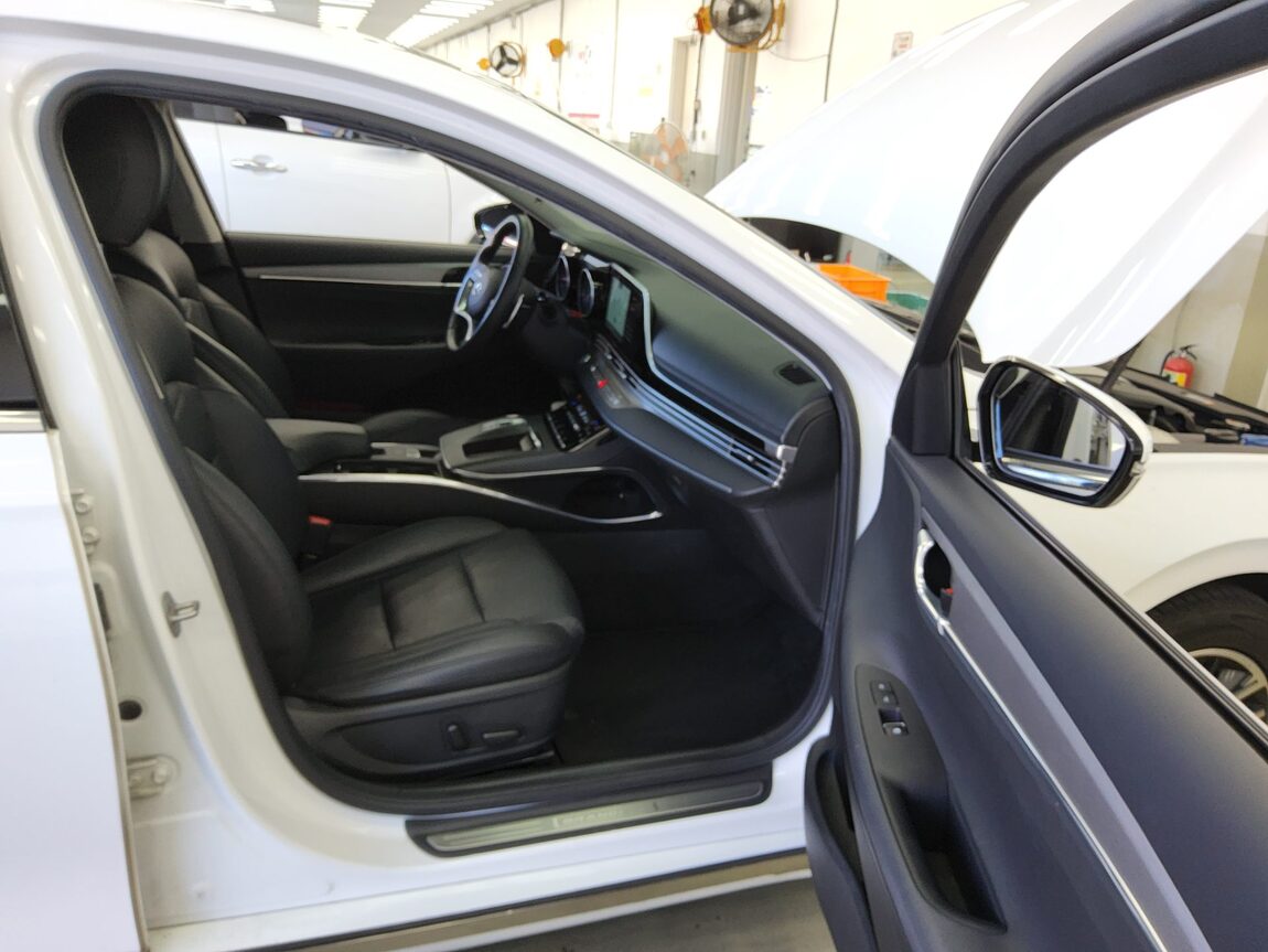 HYUNDAI THE NEW GRANDEUR IG LPi 3.0 RENTAL CAR MODERN 2023 - zdjęcie 14