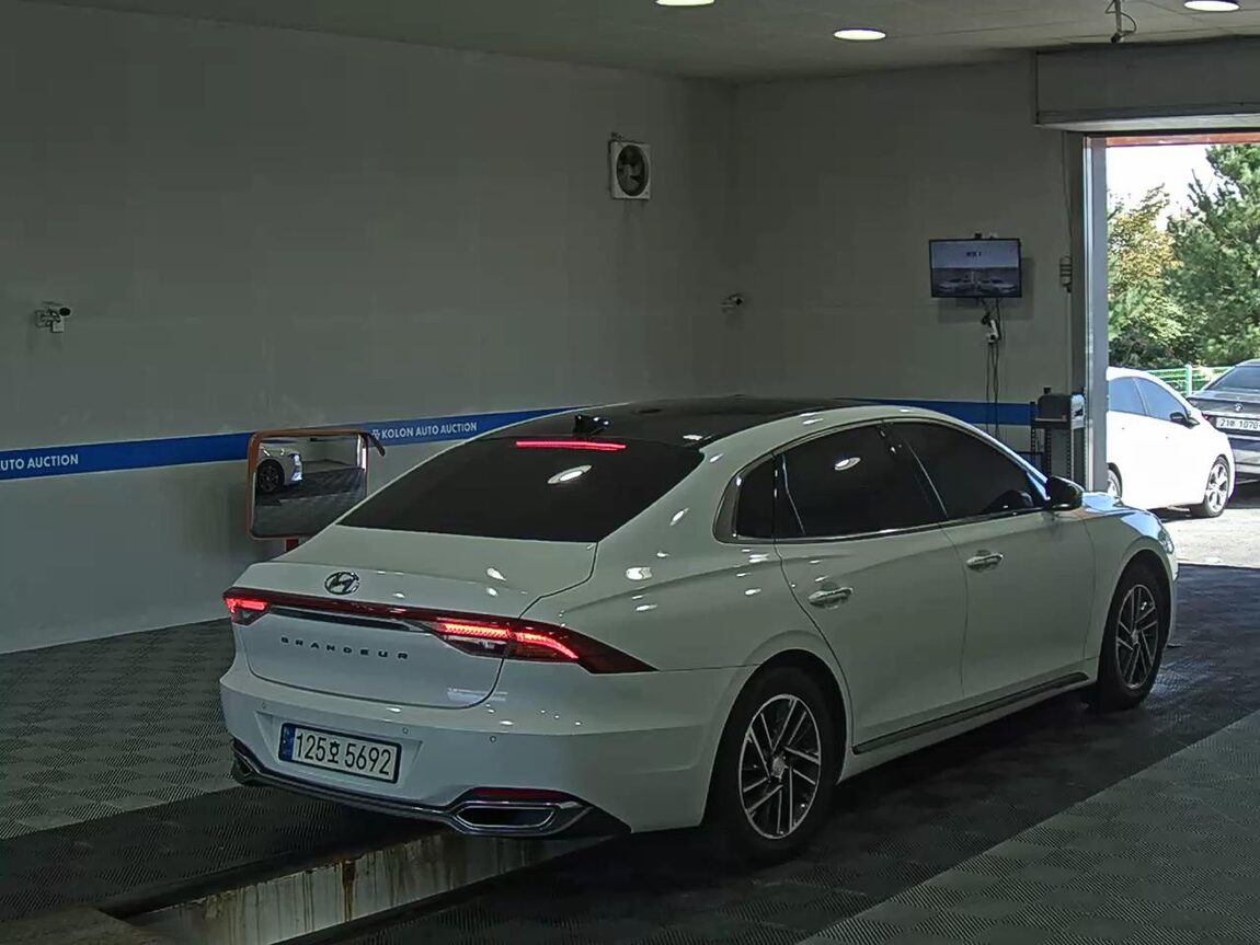 HYUNDAI THE NEW GRANDEUR IG LPi 3.0 RENTAL CAR MODERN 2023 - zdjęcie 5