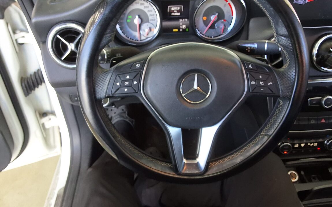 MERCEDES-BENZ CLA-CLASS CLA200 CDI 2014 - zdjęcie 17