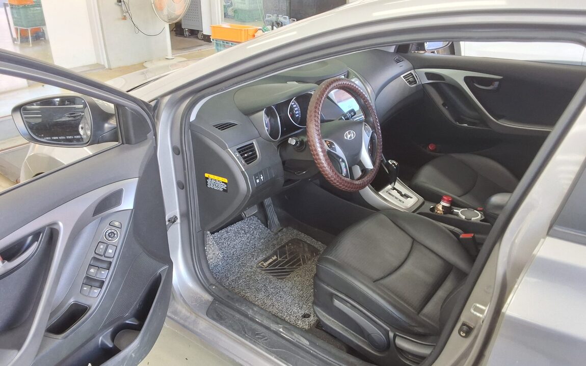 HYUNDAI AVANTE MD M16 GDi LUXURY 2011 - zdjęcie 10