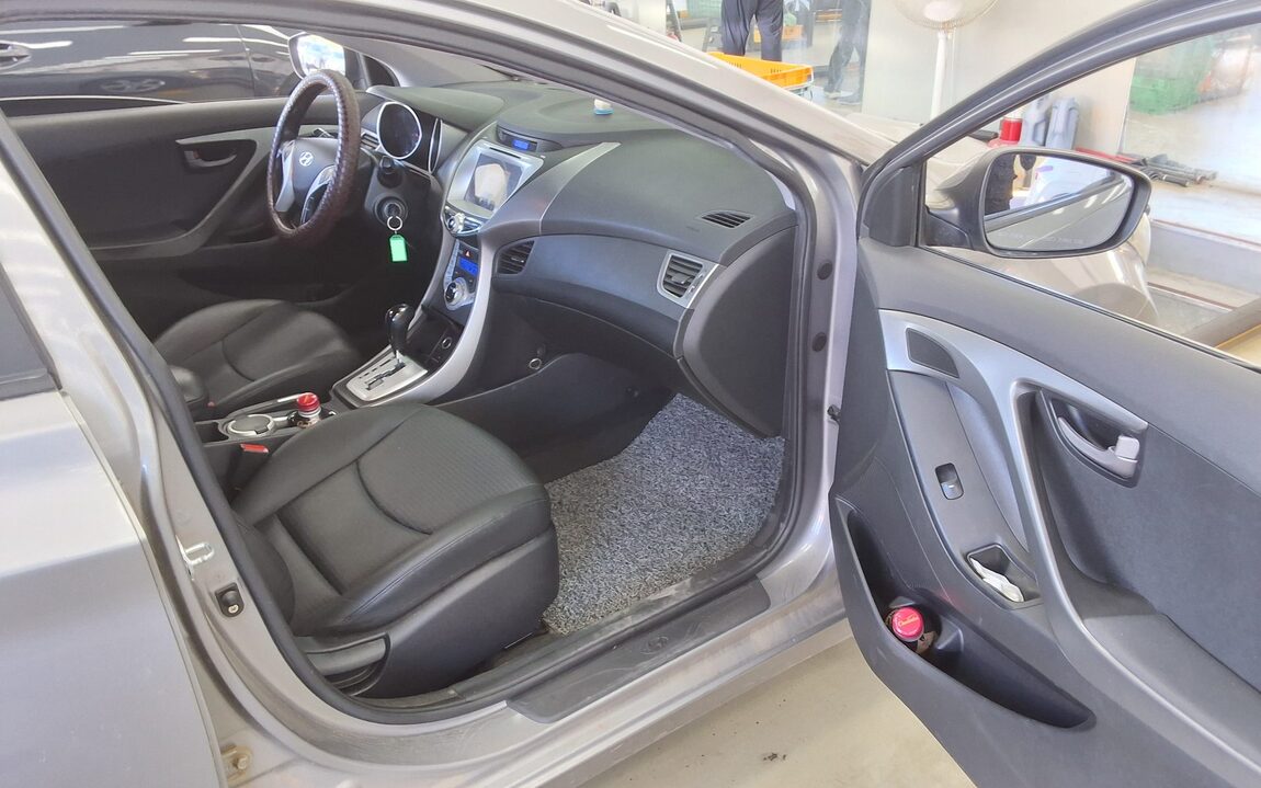HYUNDAI AVANTE MD M16 GDi LUXURY 2011 - zdjęcie 14