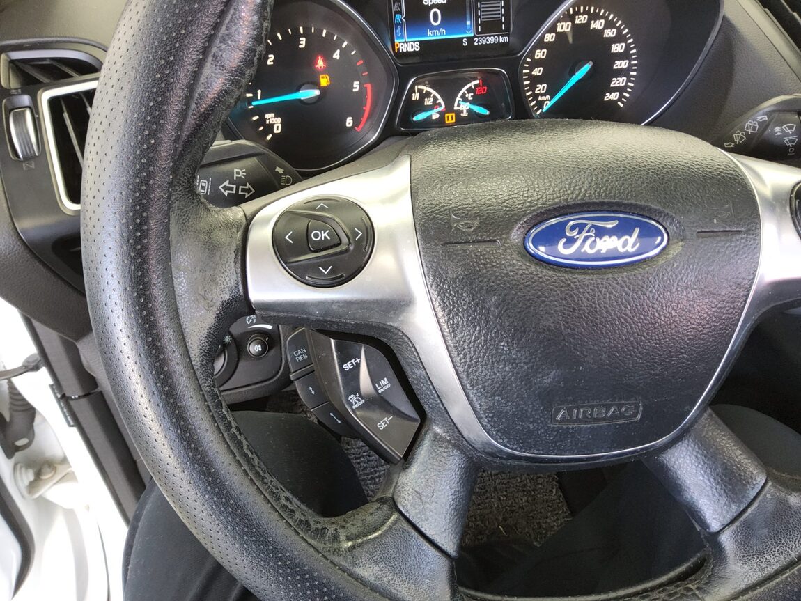 FORD KUGA 2.0 DIESEL TREND 2016 - zdjęcie 17