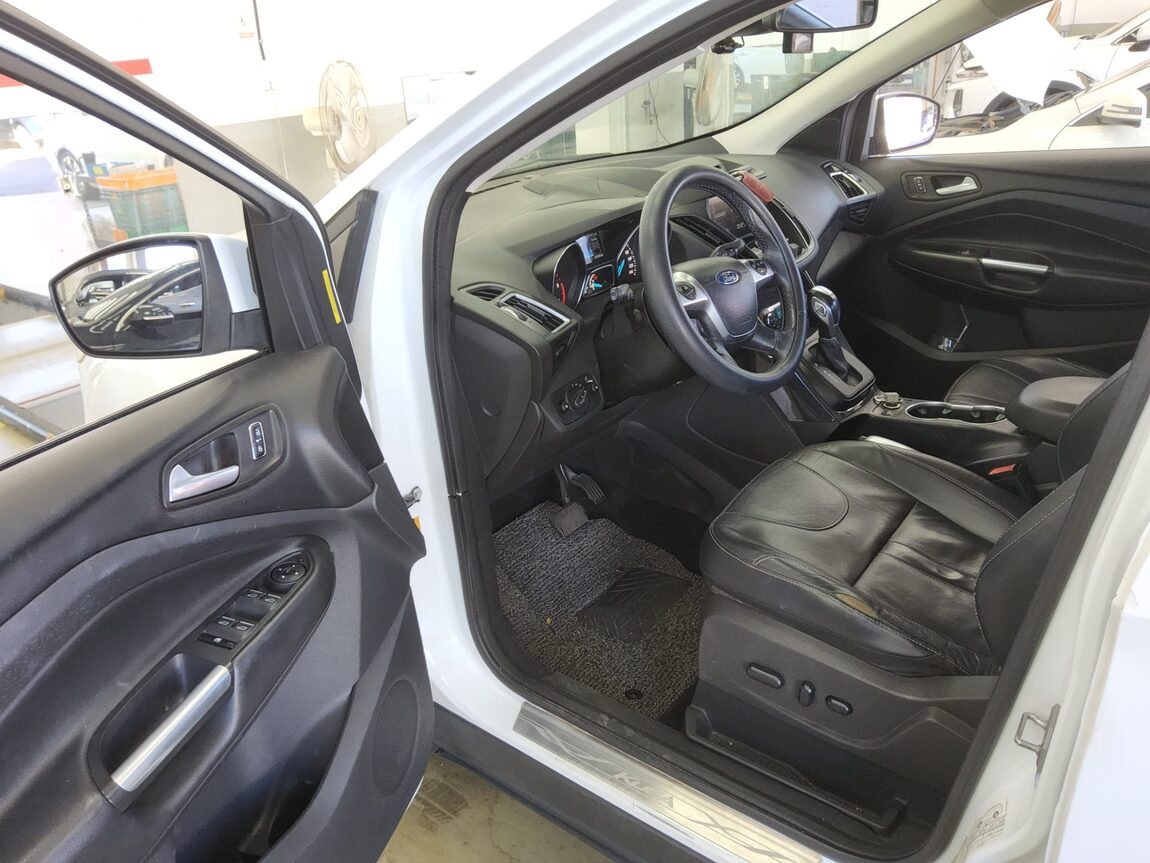 FORD KUGA 2.0 DIESEL TREND 2016 - zdjęcie 10